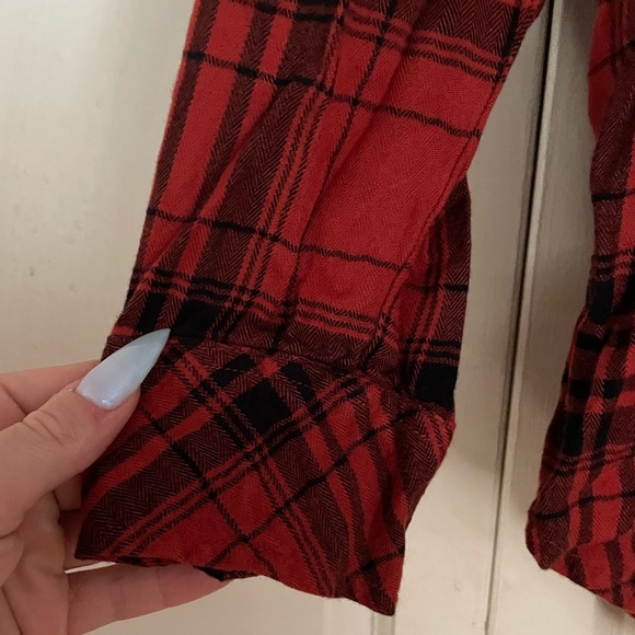 Universal Thread Flannel - Picture 2 of 4
